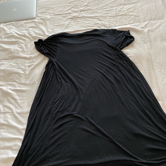 Drop Back Swing T-Shirt Dress Black - Picture 5 of 7